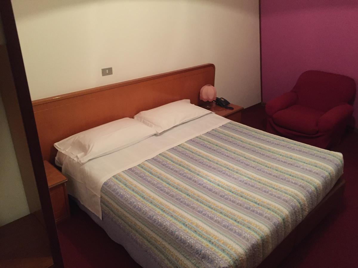 Hotel Pamela San Pietro in Casale Eksteriør bilde